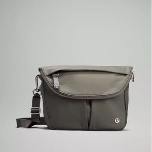 RARE NEW LULULEMON ALL NIGHT FESTIVAL BAG
